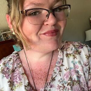 Meet your Posher, Sara